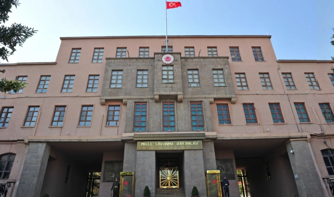 Katar’da eğitim uçuşu sırasında denize düşen askeri helikopterde bulunan 1’i