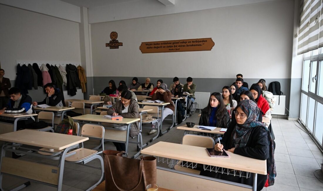 Malatya Büyükşehir Belediyesi, 2026 Yükseköğretim Kurumları Sınavı hazırlık sürecinde öğrencilerine
