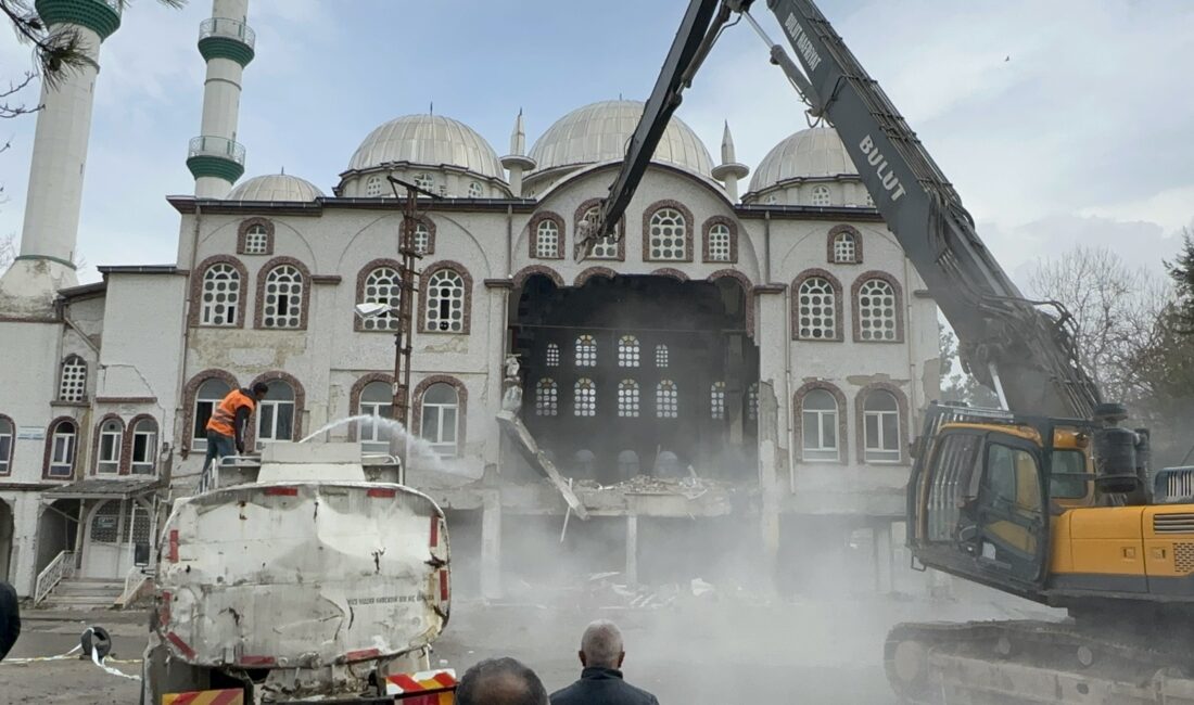 6 Şubat Depremleri’nde hasar alan ve yıkım kararı verilen Sanayi