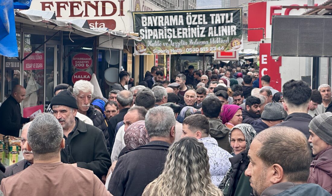 Malatya’da Ramazan Bayramı öncesi arefe günü çarşı ve pazarlarda yoğunluk
