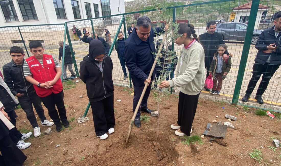 Malatya’da Sıfır Atık Günü Etkinliği Yoğun İlgi Gördü Malatya Büyükşehir Belediyesi tarafından düzenlenen ‘Sıfır Atık Günü’ programında öğrencilerin