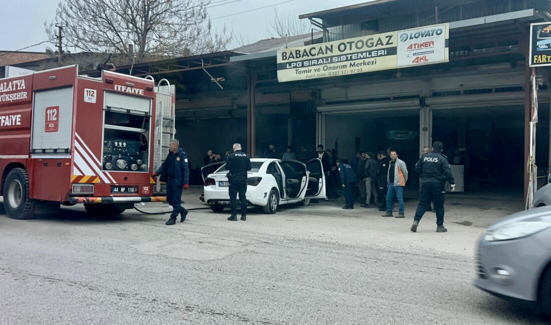 Malatya’da sanayi sitesinde bir otomobilde işlem yapıldığı sırada çıkan yangın,