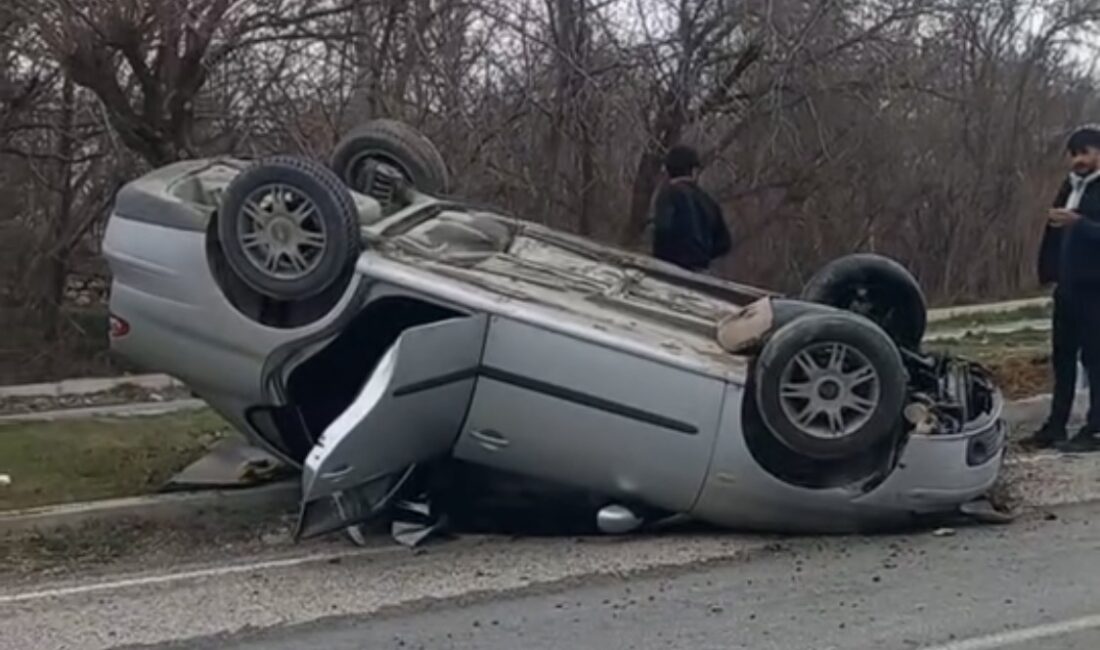 Yakınca Mahallesi’nde meydana gelen tek taraflı trafik kazasında ters dönen