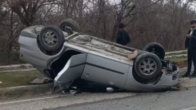 Yakınca Mahallesi’nde meydana gelen tek taraflı trafik kazasında ters dönen