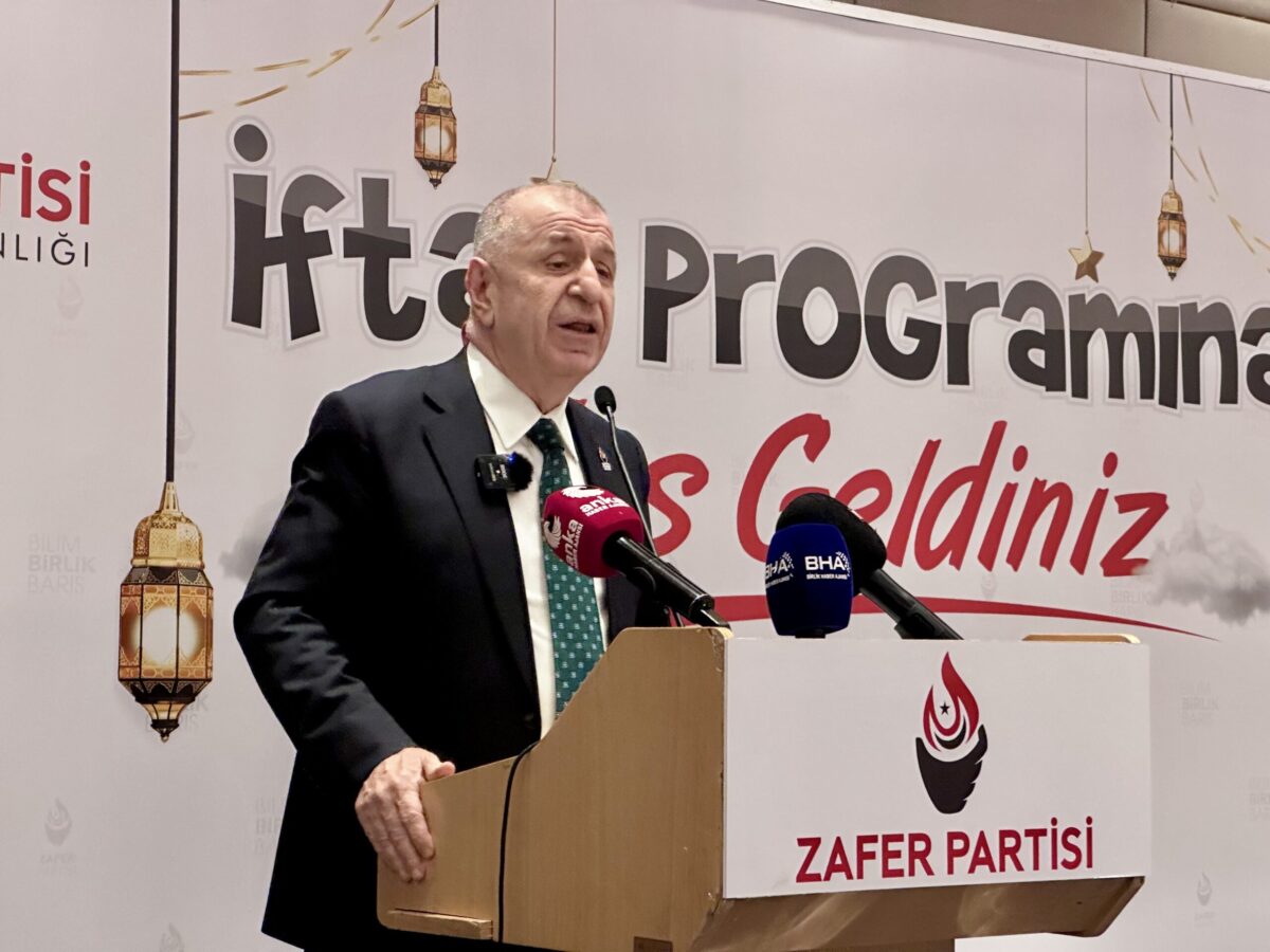 Zafer Partisi Genel Başkanı Ümit Özdağ, Malatya’daki iftar programında deprem