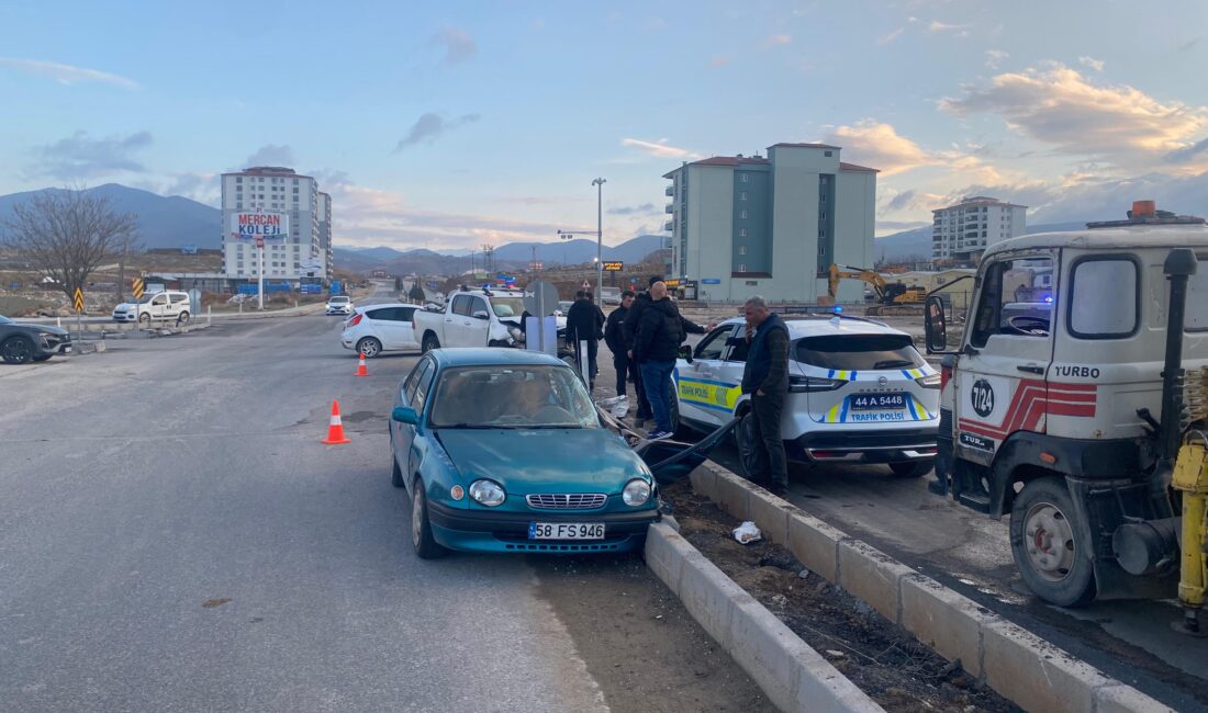 Malatya’nın Yeşilyurt ilçesinde otomobil ile pikabın karıştığı trafik kazasında 1