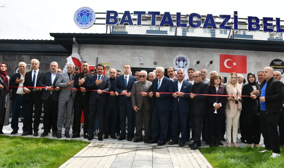 Göztepe Mahallesi’nde, MAGİNDER Başkanı Salih Karademir tarafından yaptırılan 6 Şubat