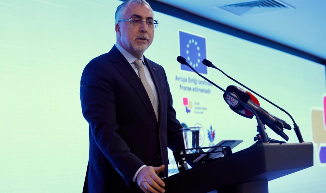 Çalışma ve Sosyal Güvenlik Bakanı Vedat Işıkhan, Ankara’daki ATO Congresium’da