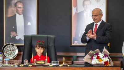 23 Nisan kapsamında Malatya Büyükşehir Belediye Başkanı Sami Er, makamını