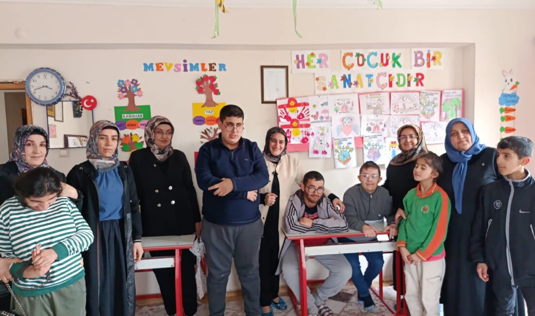 Darende’de Özel Çocuklara Sıcak Buluşma AK Parti Malatya Kadın Kolları Başkanı Esin Yılmaz, Darende programı