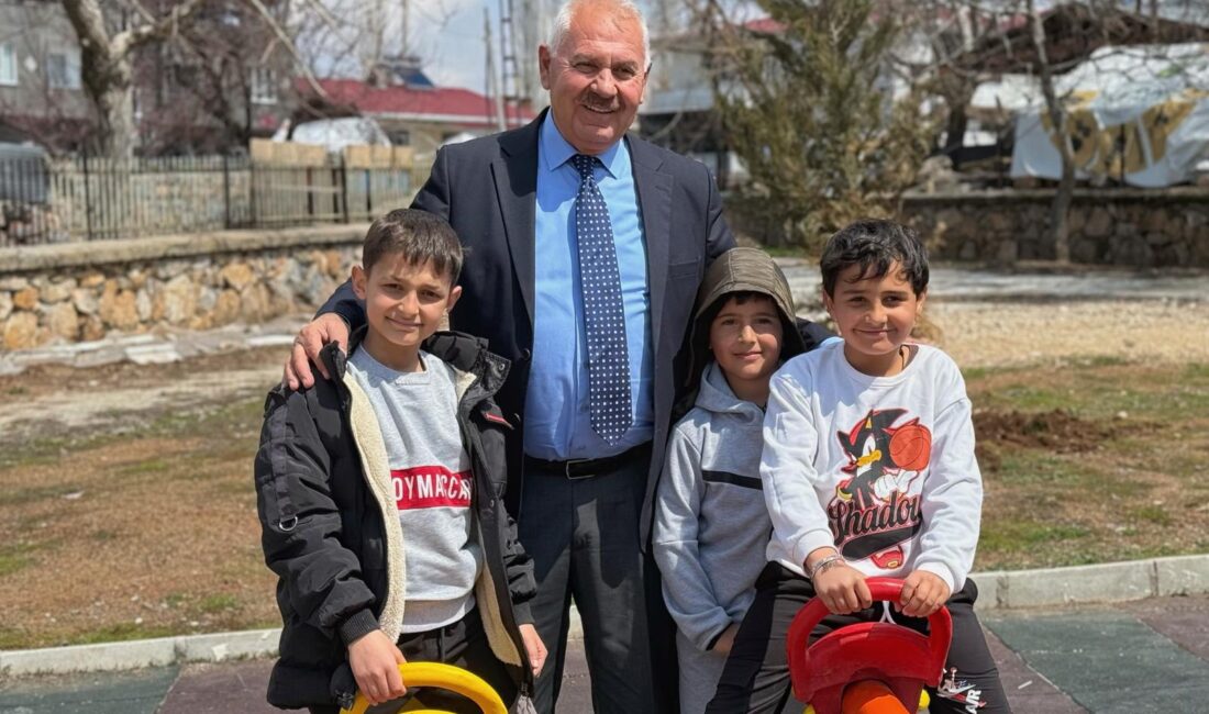 Doğanşehir’de Çocuklar İçin “Oyun” Seferberliği: 5 Mahalleye Yeni Park Doğanşehir Belediye Başkanı Mehmet Bayram, "Parksız Mahalle Kalmayacak" hedefiyle ilçedeki