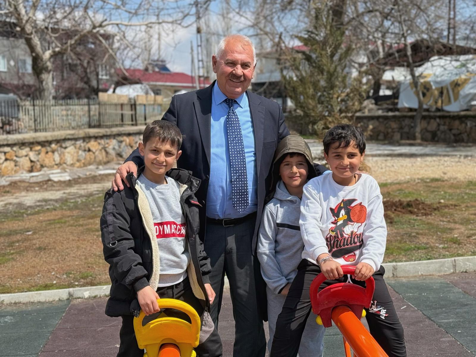 Doğanşehir Belediye Başkanı Mehmet Bayram, "Parksız Mahalle Kalmayacak" hedefiyle ilçedeki