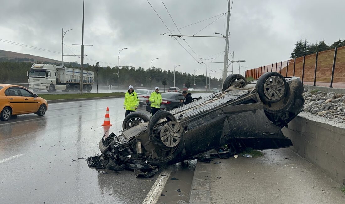 Malatya’da iki otomobilin kafa kafaya çarpıştığı feci kazada araçlar hurdaya