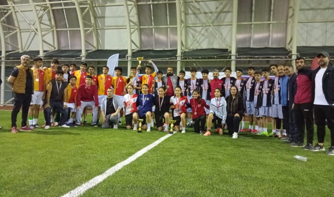 Malatya Gençlik ve Spor İl Müdürlüğü’nün düzenlediği Polis Haftası Futbol