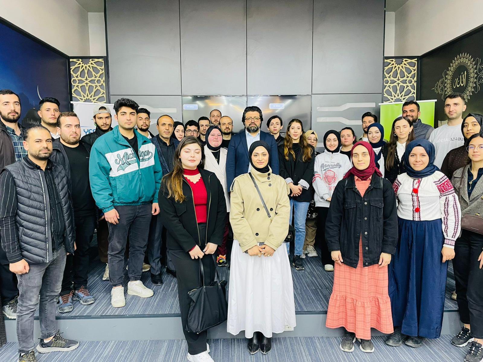 Yeşilyurt Belediyesi öncülüğünde hayata geçirilen Genç Girişimcilik Akademisi, gençlerin iş