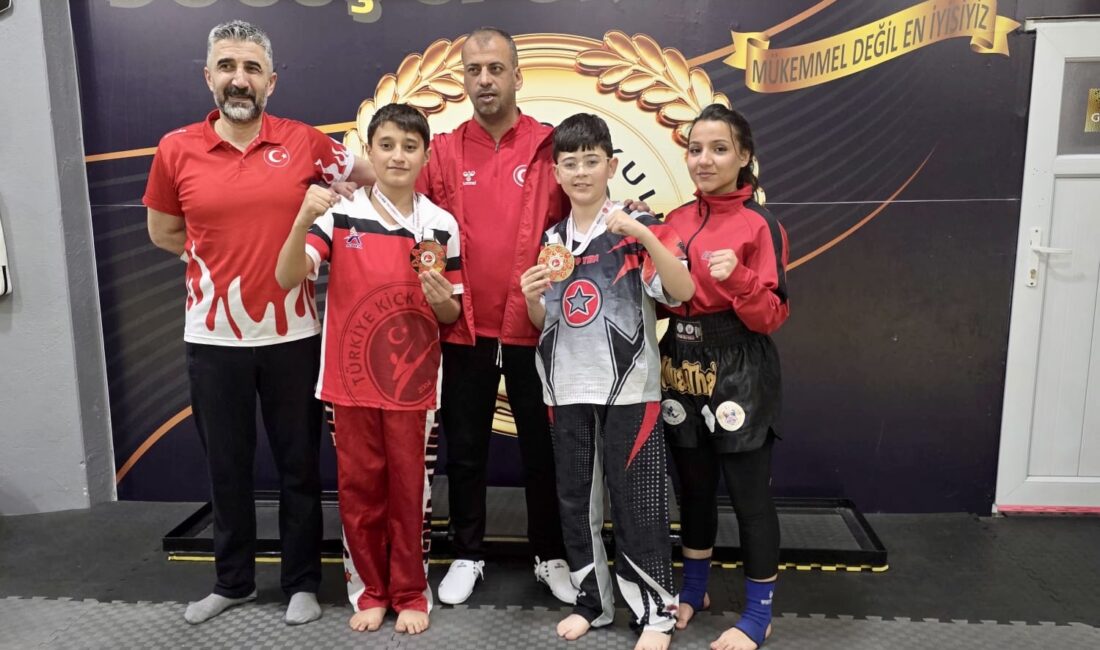 Diyarbakır’da düzenlenen Türkiye Kickboks Şampiyonası’nda Malatya Doğuş Spor Kulübü sporcuları