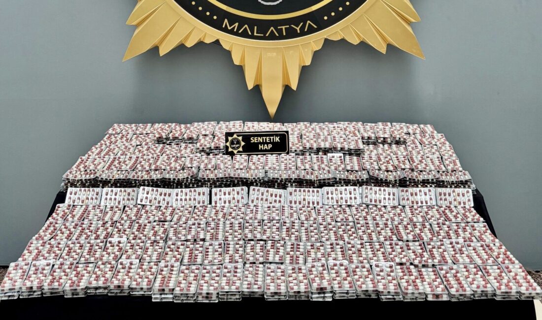 Malatya’da düzenlenen operasyonda bir yolcu otobüsünde yapılan aramada 21 bin