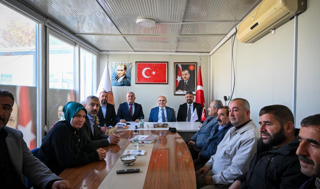 Malatya Büyükşehir Belediye Başkanı Sami Er, Doğanşehir ilçesi ziyareti kapsamında