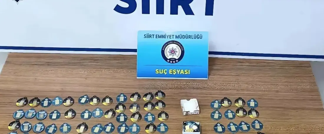 Siirt’te Sahte Altın Operasyonu: 2 Tutuklama Siirt’te sahte altın operasyonunda 2 kişi tutuklanırken, kuyumcuya toplam 102