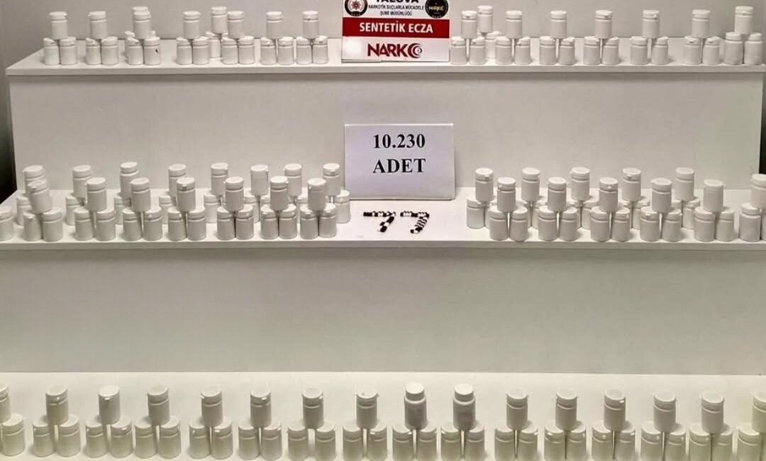 Yalova’da düzenlenen uyuşturucu operasyonunda 10 bin 230 adet uyuşturucu hap