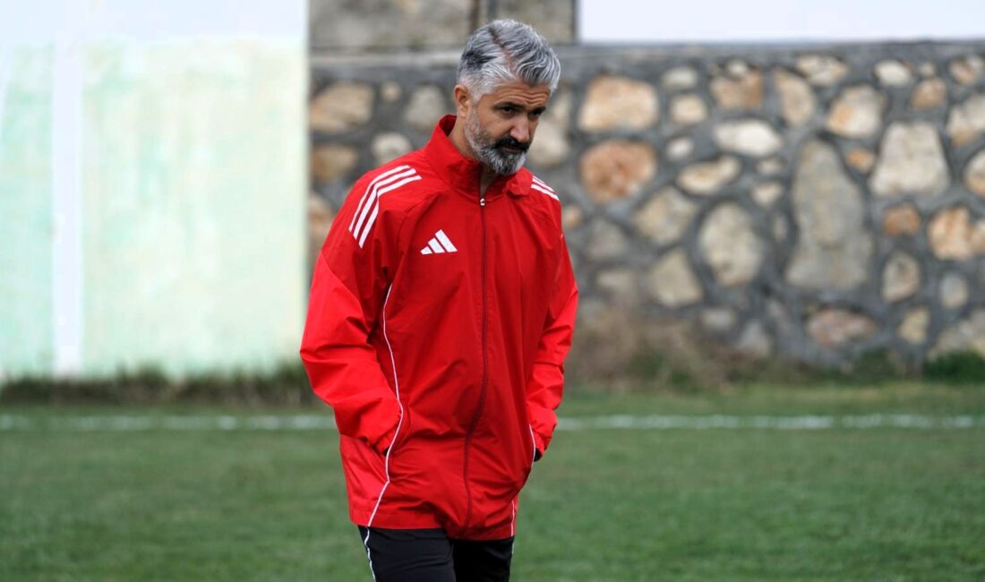 Nesine 3. Lig 2. Grup’ta mücadele eden Yeşilyurtspor, teknik direktör