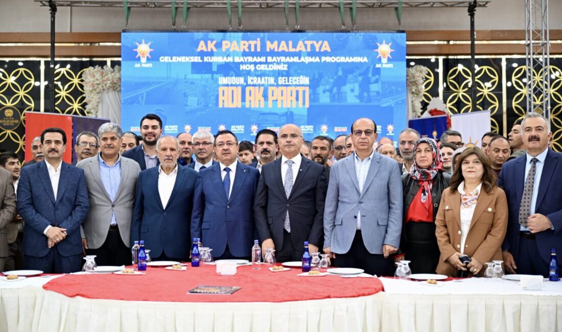 AK Parti Malatya Teşkilatında Bayramlaşma Programı Düzenlendi Adalet ve Kalkınma Partisi Malatya İl Teşkilatı tarafından Kurban Bayramı
