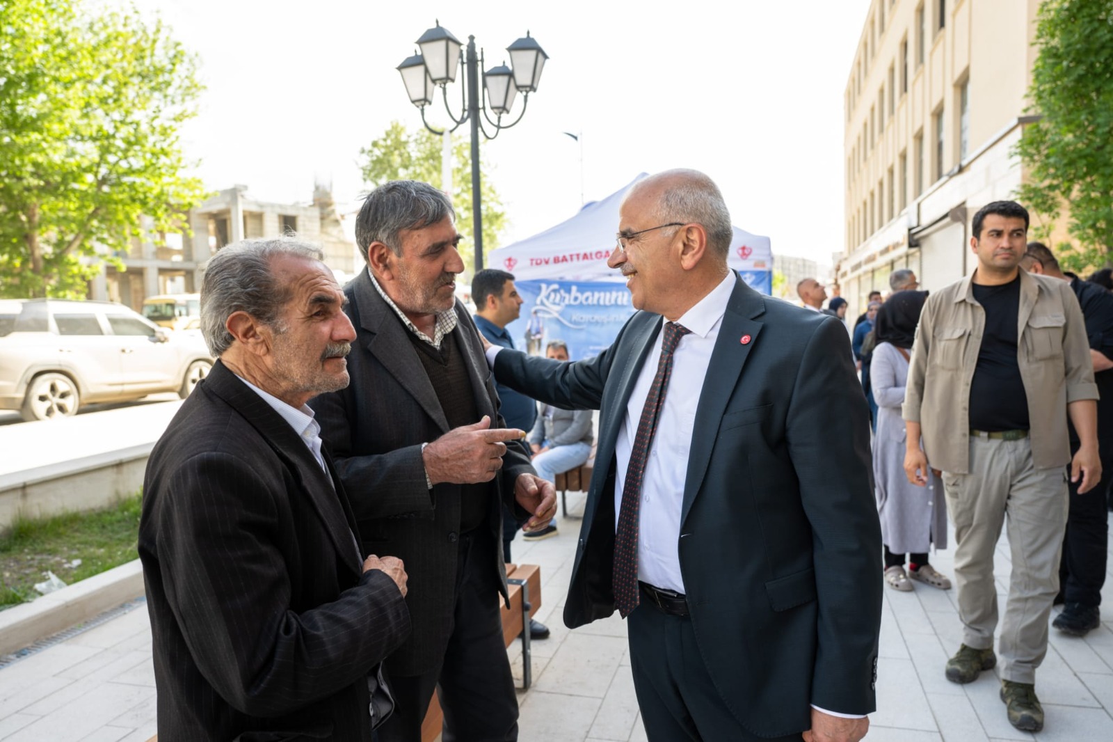 Malatya Büyükşehir Belediye Başkanı&nbsp;Sami Er, Malatya Çarşı Merkezi’nde incelemelerde bulunarak