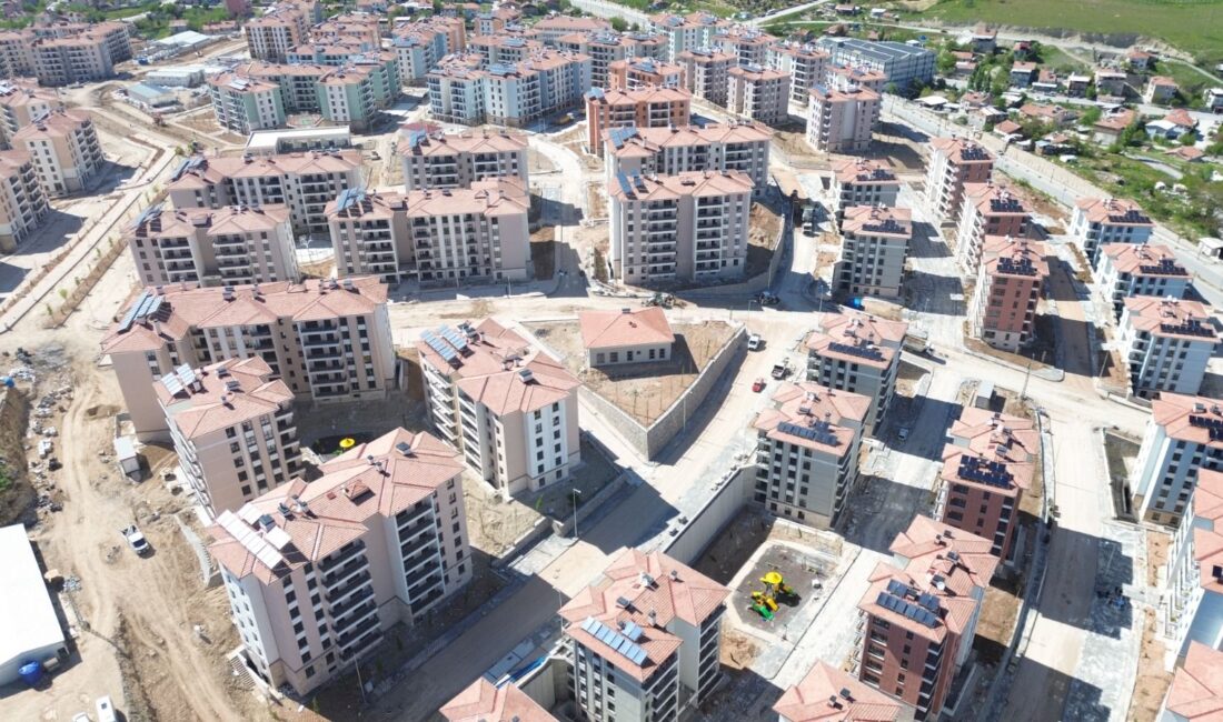 Başkan Taşkın Taştepe Rezerv Alanında İncelemelerde Bulundu Battalgazi Belediye Başkanı Bayram Taşkın, Taştepe Rezerv Alanı’nda yürütülen çalışmaları