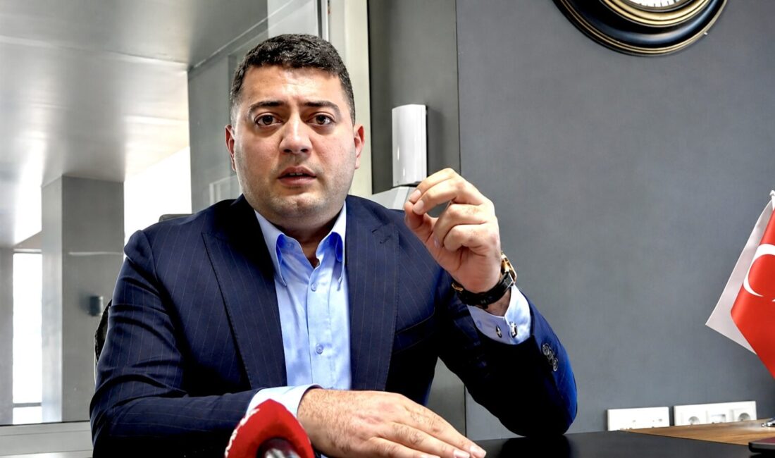 CHP’li Eski İlçe Başkanından Veli Ağbaba’ya Sert Sözler: “Parti İşgal Altında” Cumhuriyet Halk Partisi’nde geçmiş dönemde Yeşilyurt İlçe Başkanı olarak görev