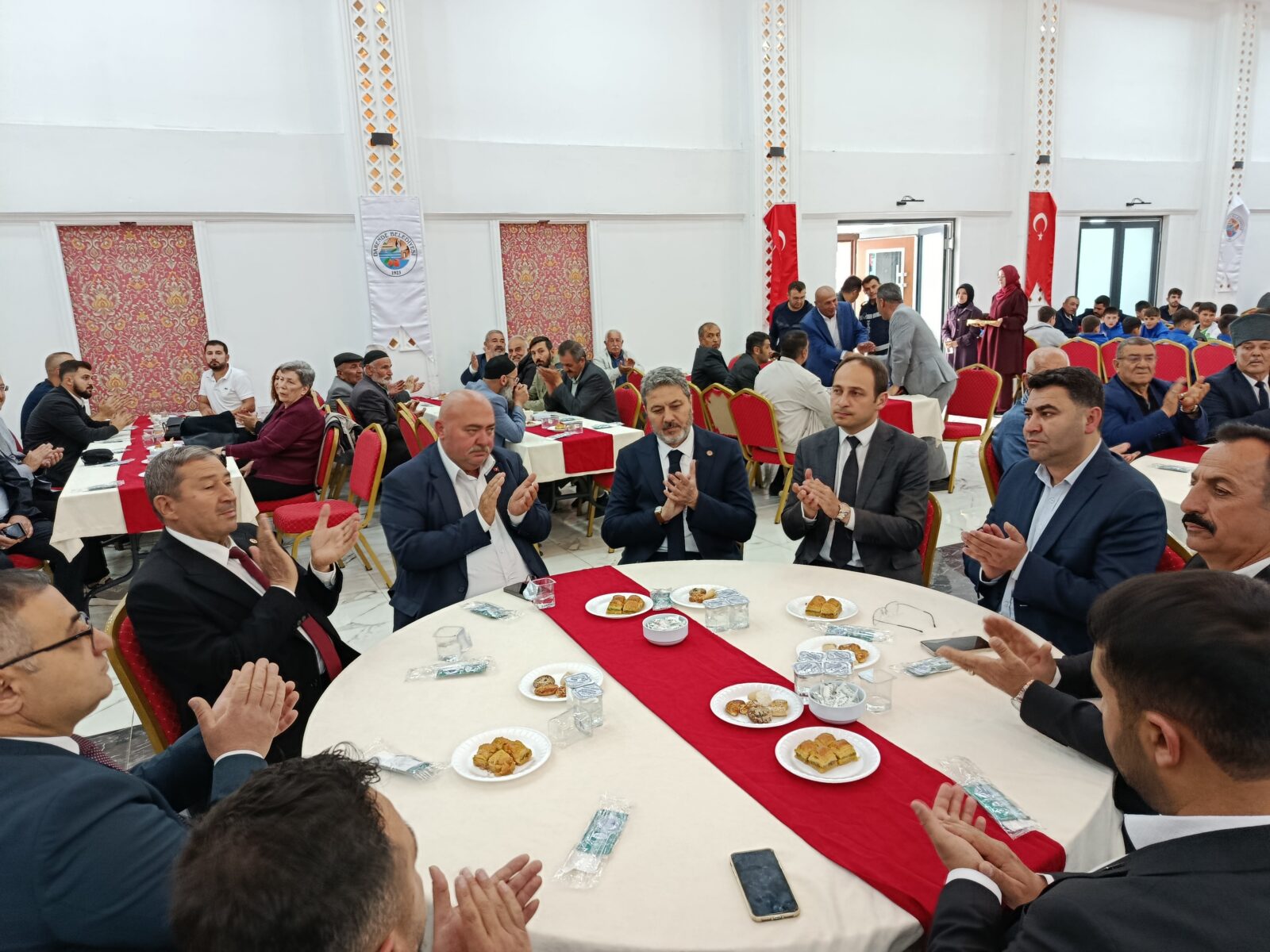 Malatya’nın Darende ilçesinde Kurban Bayramı dolayısıyla düzenlenen resmi bayramlaşma programında