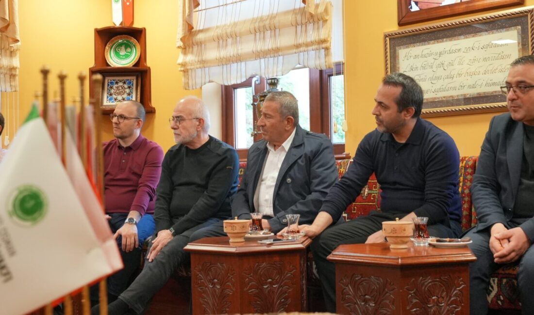 Darende’de sosyo-ekonomik gelişim vizyonu doğrultusunda önemli isimlerin katılımıyla gerçekleştirilen toplantıda,