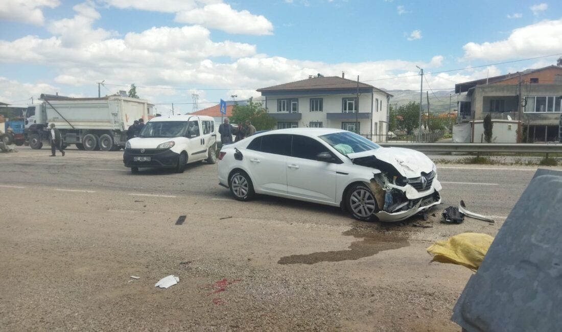 Doğanşehir’de İki Araç Çarpıştı: 2 Yaralı Malatya’nın Doğanşehir ilçesinde hafif ticari araç ile otomobilin çarpıştığı trafik
