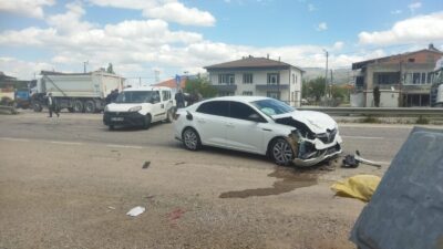 Malatya’nın Doğanşehir ilçesinde hafif ticari araç ile otomobilin çarpıştığı trafik