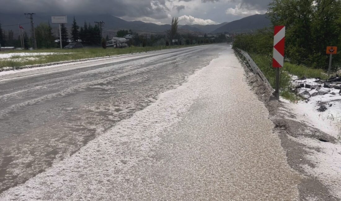 Yaklaşık 10 dakika etkili olan dolu yağışı Malatya’da hayatı olumsuz