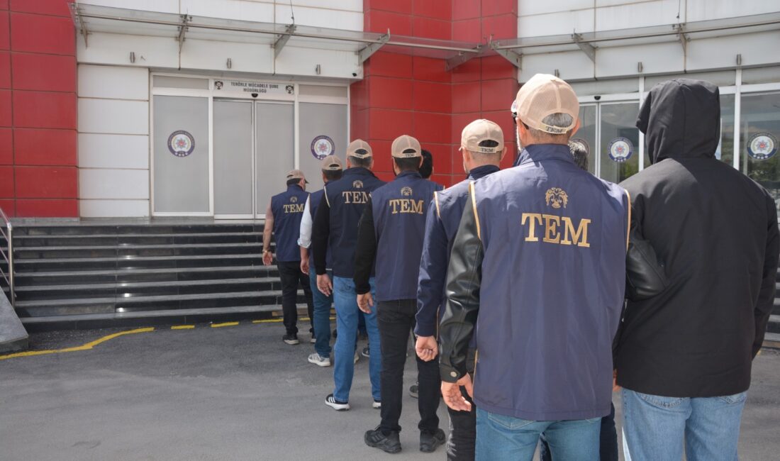 Malatya merkezli 17 ilde FETÖ/PDY silahlı terör örgütünün emniyet mahrem