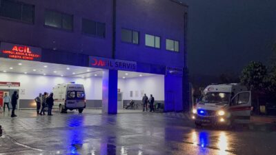 Malatya’nın Yeşilyurt ilçesinde çıkan bıçaklı kavgada bir kişi ağır yaralanırken,