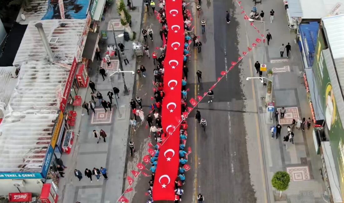 Malatya’da 19 Mayıs Coşkusu Fener Alayıyla Taçlandı Malatya’da 19 Mayıs Atatürk’ü Anma, Gençlik ve Spor Bayramı’nın 107’nci