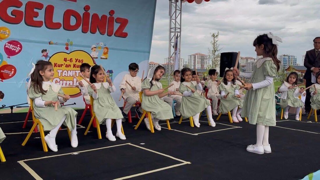 Malatya’da düzenlenen Aile-Çocuk Buluşması kapsamında başlayan etkinlikte, 4-6 yaş Kur’an