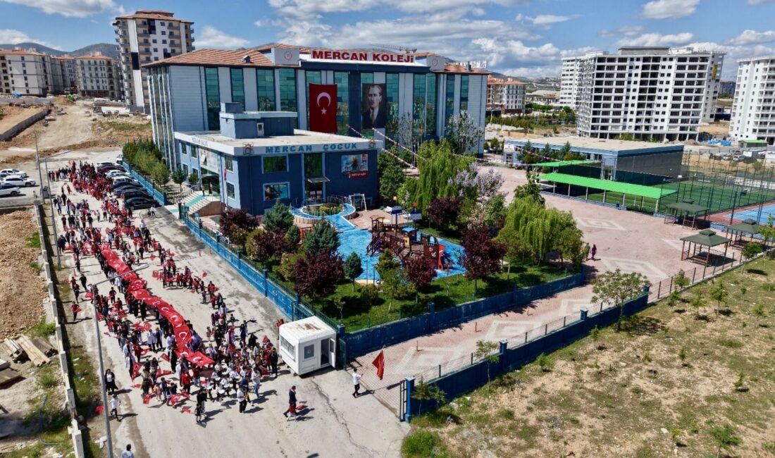 Mercan Koleji’nde 19 Mayıs Coşkusu Malatya’da eğitim alanındaki çalışmalarıyla dikkat çeken Mercan Koleji, 19 Mayıs