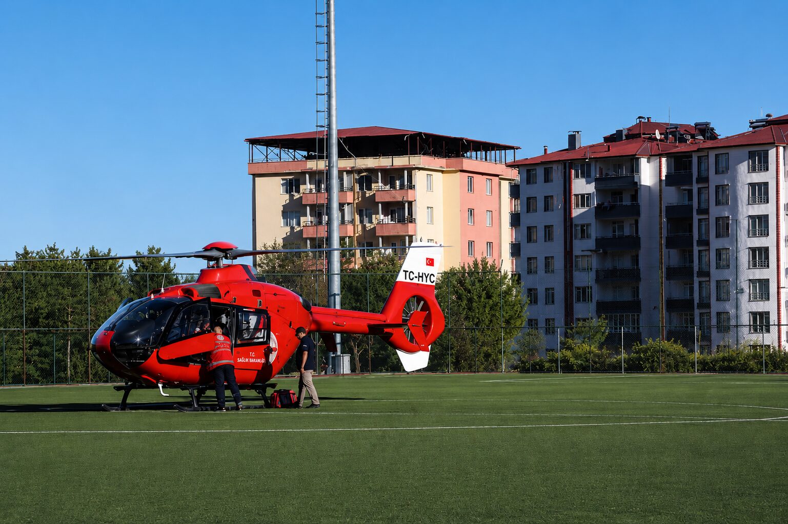 arende ilçesinde rahatsızlanan 78 yaşındaki F.Y., mide kanaması şüphesiyle helikopter