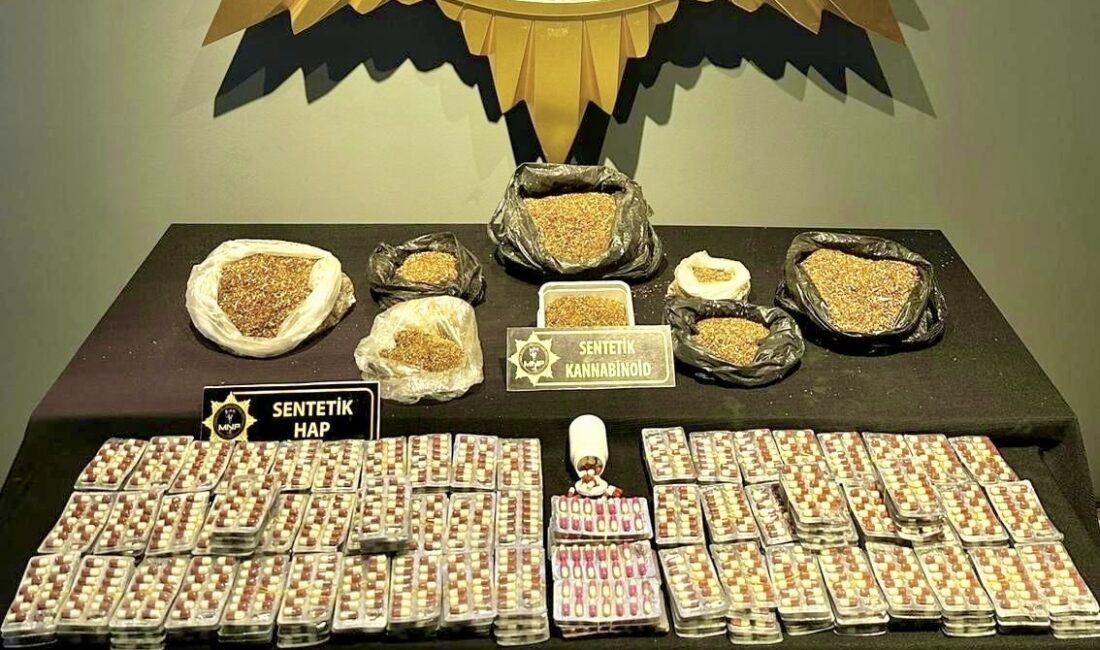 Malatya’da polis ekiplerince sokak satıcılarına yönelik düzenlenen narkotik operasyonunda sentetik