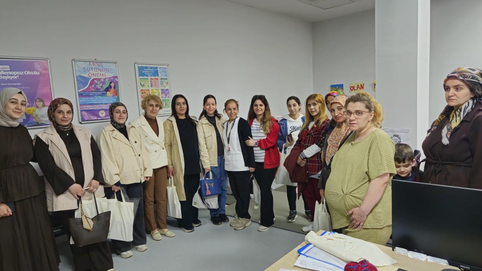 Malatya’nın Yeşilyurt ilçesinde düzenlenen “Gebe Okulu” eğitiminde anne adaylarına doğum,