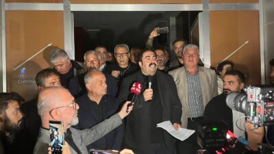 CHP Malatya İl Başkanlığı önünde açıklama yapan Barış Yıldız, CHP’ye