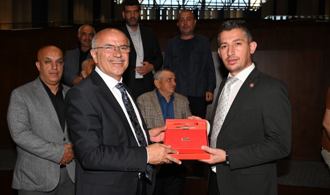 Başkan Er Muhtarların Taleplerini Dinledi: “Geleceğin Malatya’sını İnşa Ettik” Malatya Büyükşehir Belediye Başkanı Sami Er, mahallelerin ihtiyaç ve taleplerini
