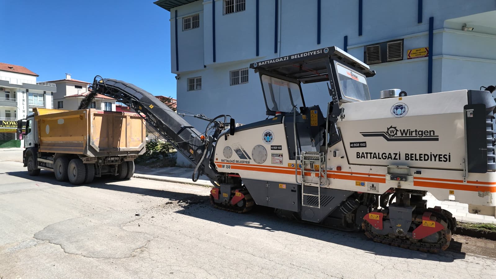 Battalgazi Belediyesi Selçuklu Mahallesi’nde Asfalt Çalışmasını Tamamladı Battalgazi Belediyesi, ilçe genelinde ulaşım altyapısını güçlendirmeye yönelik çalışmalarını aralıksız