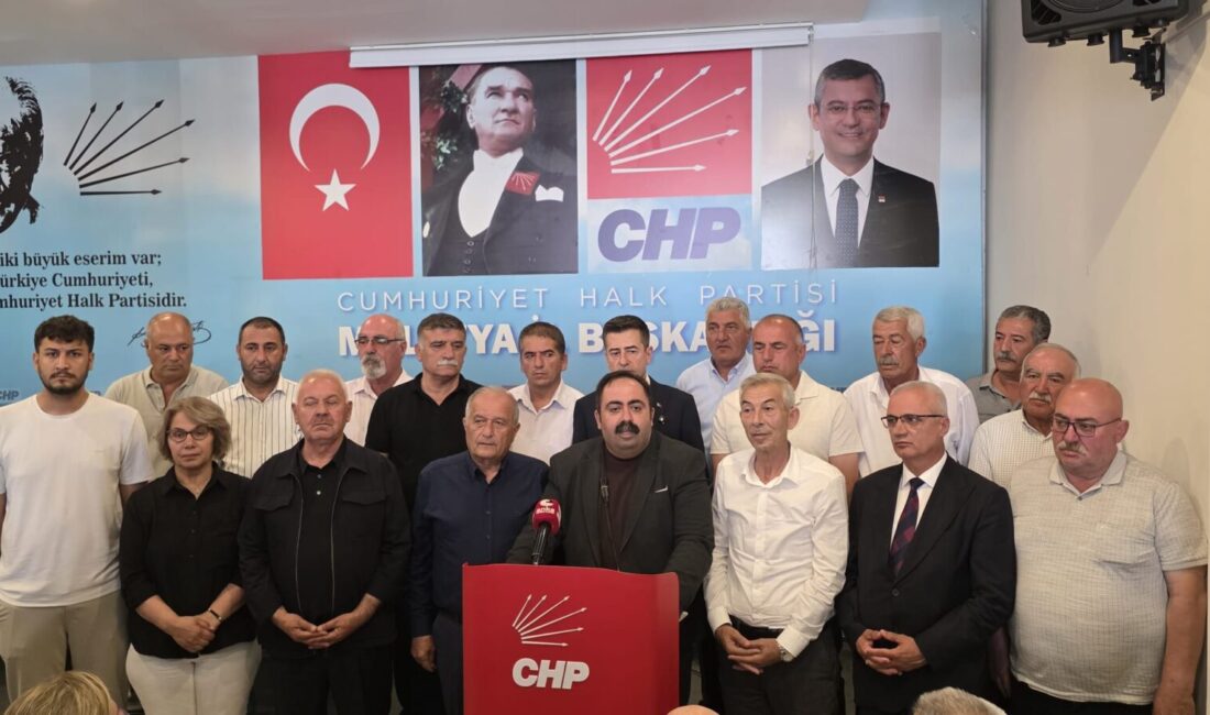 Cumhuriyet Halk Partisi (CHP) Malatya İl Başkanlığı’nda sürdürülen Demokrasi Nöbeti