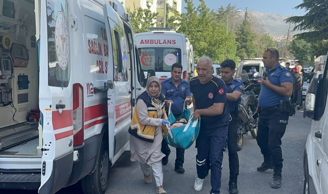 Malatya’da bir kişi silahla aile fertlerini yaraladı. Kendisini de vuran