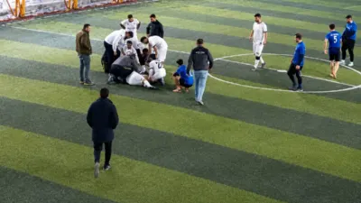 Malatya’da bir halı sahada maç sonrası fenalaşan genç sporcu, tesis