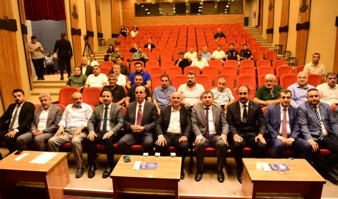 Malatya Büyükşehir Belediye Başkanı Sami Er, Malatya Yeşilyurtspor’un Malatyaspor ismini