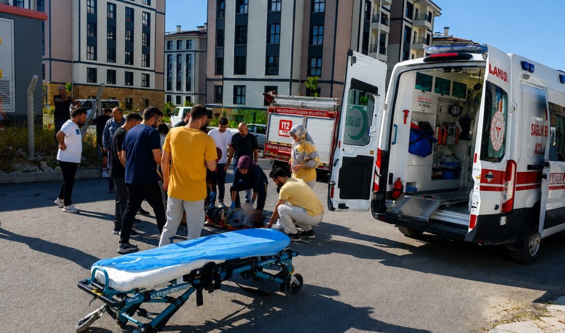 Malatya’da otomobil ile motosikletin çarpışması sonucu meydana gelen trafik kazasında